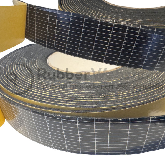 Zelfklevend NBR Nitril Oliebestendig Celrubber 2x40mm - Rol 10 meter
